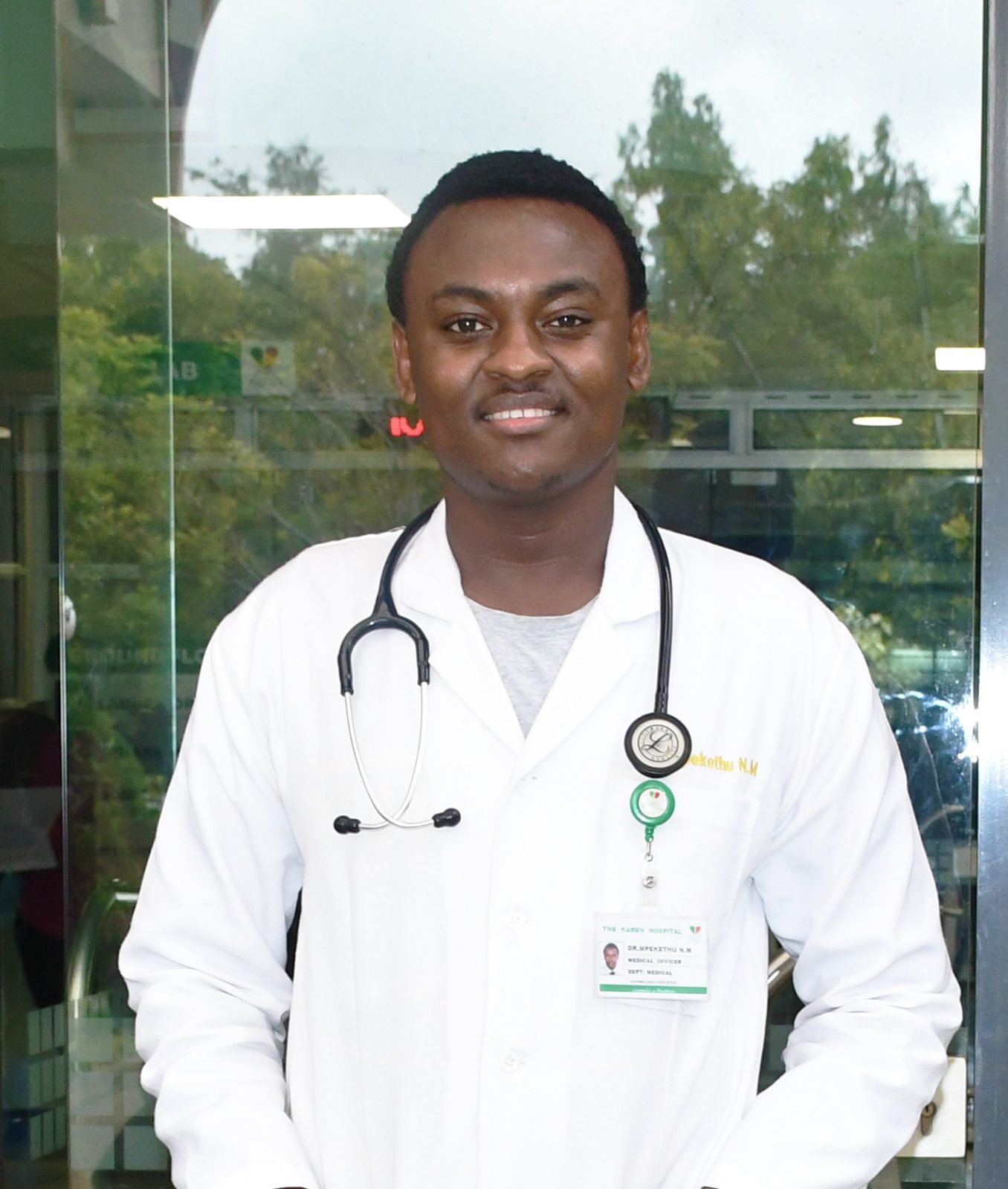 Dr, Mpekethu